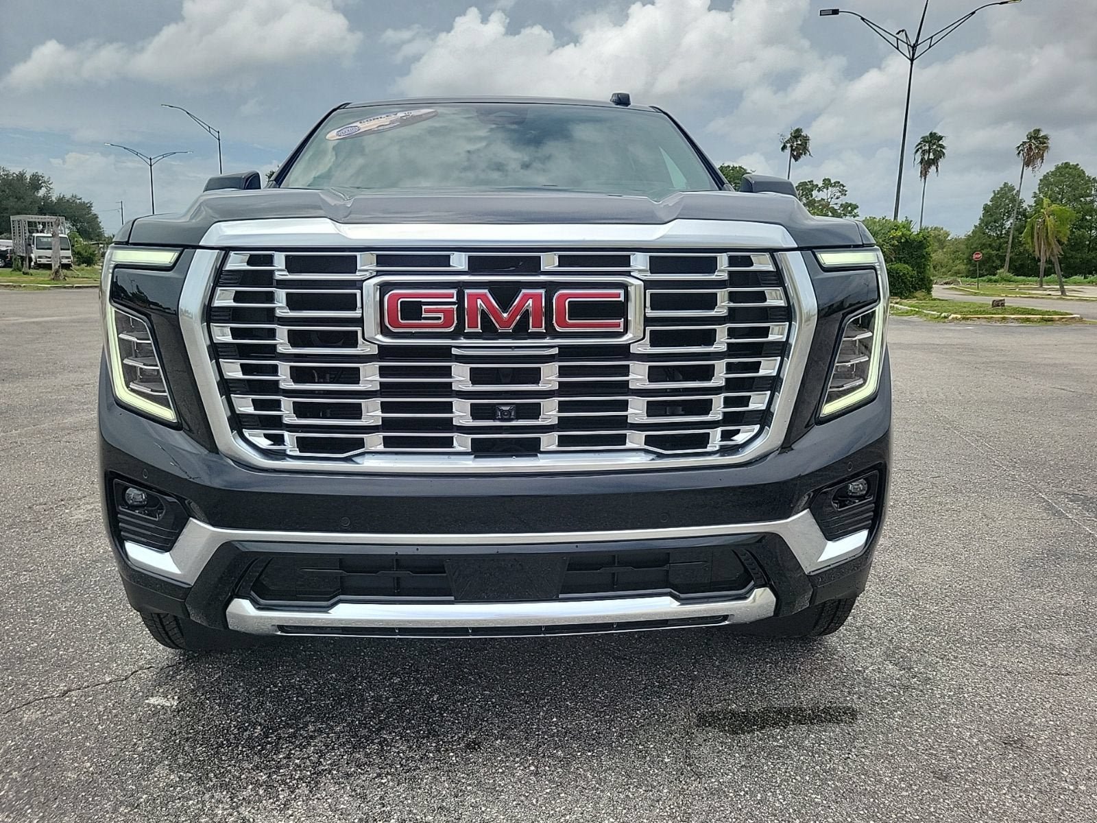 New 2026 GMC Yukon Denali w/ Advanced Technology Package AWD/4WD image 3