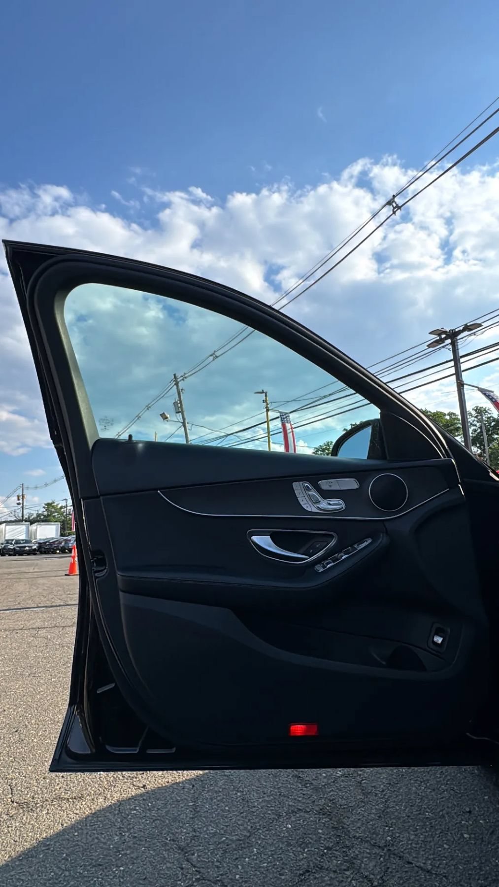 Used 2019 Mercedes-Benz C 300 4MATIC Sedan w/ Premium Package image 9