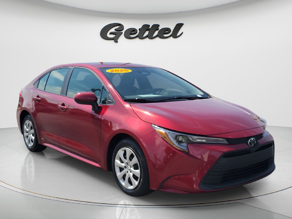 Used 2025 Toyota Corolla LE FWD image 3