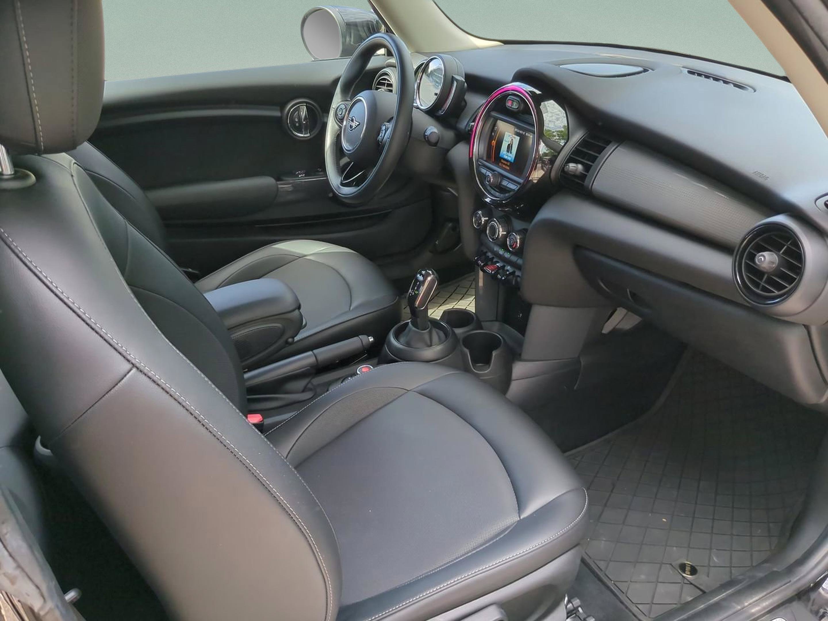 Used 2021 MINI Cooper 2-Door Hardtop FWD image 19