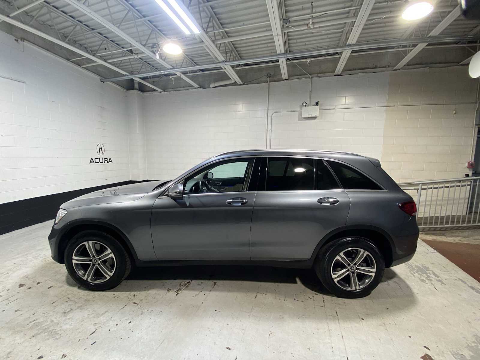 Used 2022 Mercedes-Benz GLC 300 4MATIC image 3