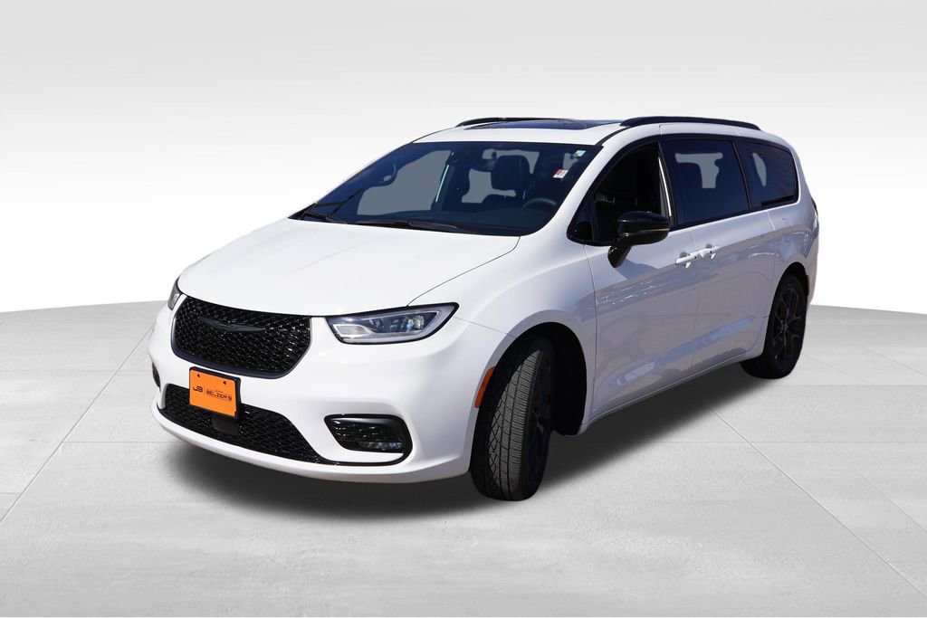 Used 2025 Chrysler Pacifica Limited image 11