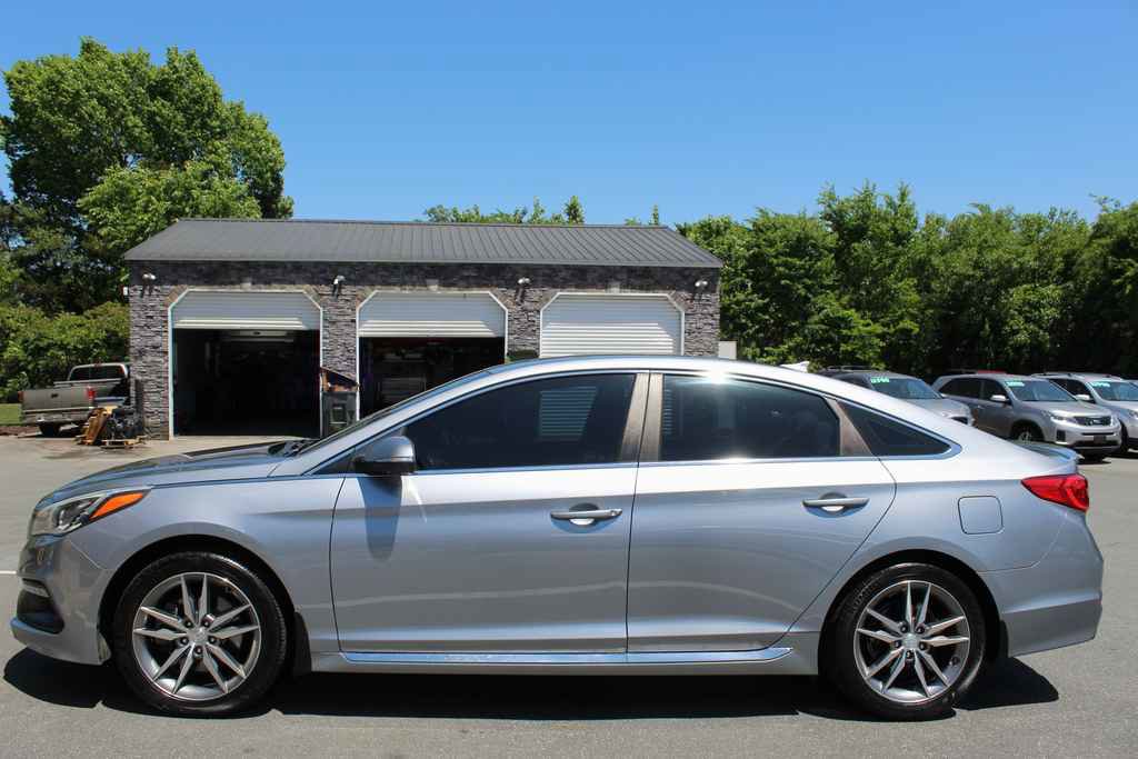 Used 2017 Hyundai Sonata Sport 2.0T FWD image 10