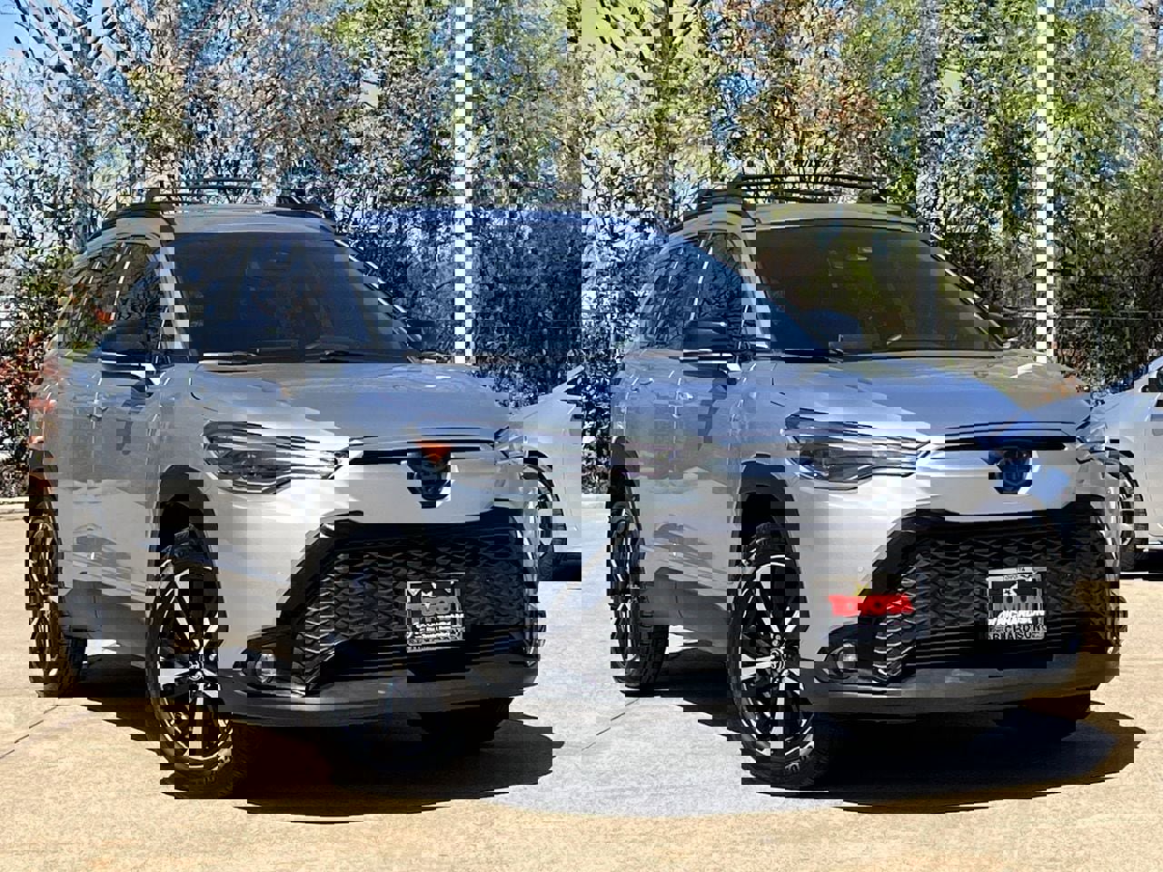 Used 2025 Toyota Corolla Cross AWD Hybrid w/ Convenience Package image 2