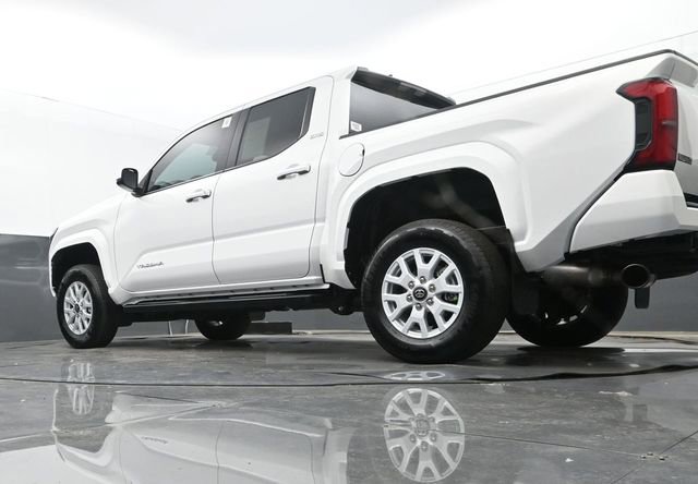 Used 2025 Toyota Tacoma SR5 RWD image 23