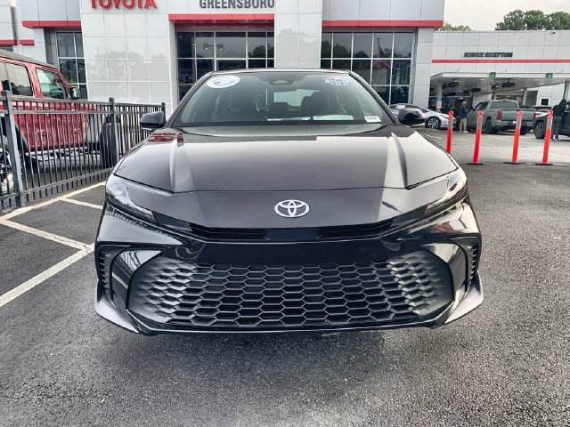 Used 2026 Toyota Camry SE w/ Convenience Package FWD image 3