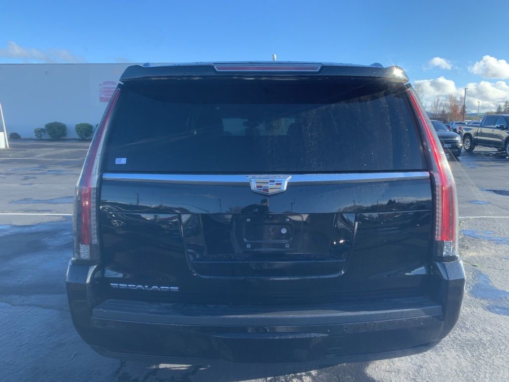 Used 2019 Cadillac Escalade Luxury image 3