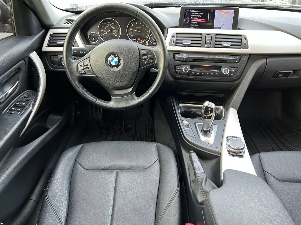 Used 2015 BMW 320i xDrive Sedan AWD/4WD image 14