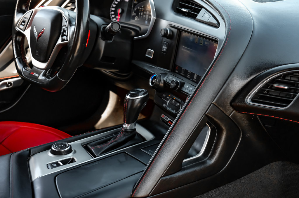 Used 2018 Chevrolet Corvette Z06 RWD image 15
