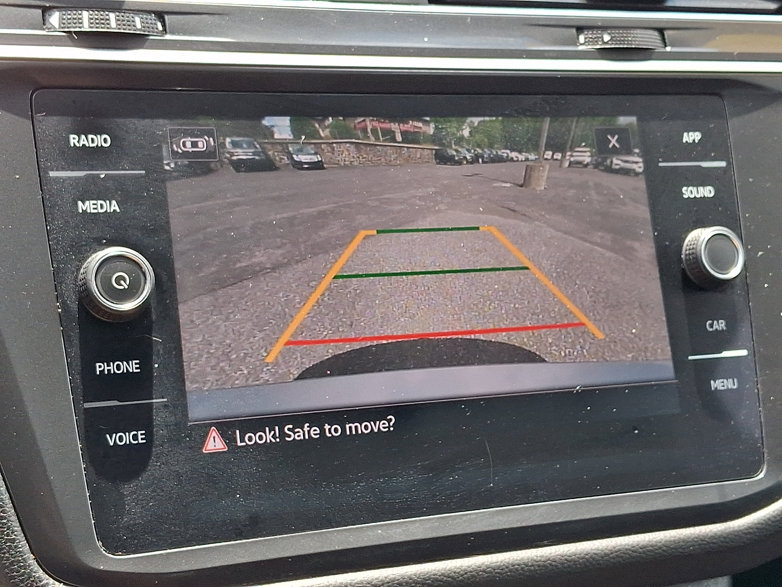 Used 2023 Volkswagen Tiguan SE AWD/4WD image 18