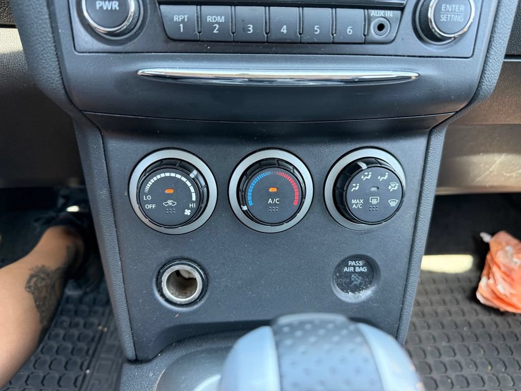 Used 2014 Nissan Rogue S w/ Convenience Package AWD/4WD image 14
