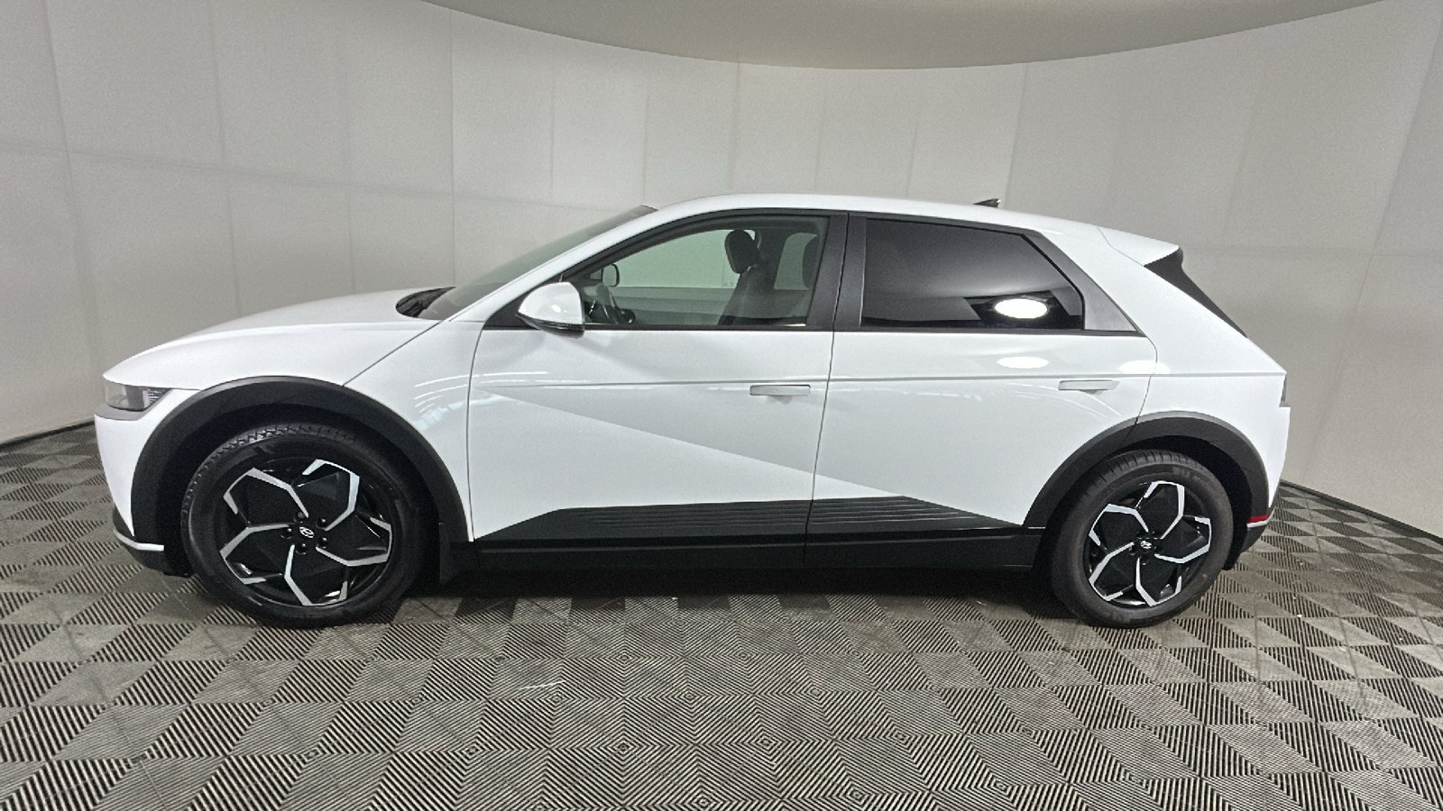 Used 2024 Hyundai Ioniq 5 SEL AWD/4WD image 7