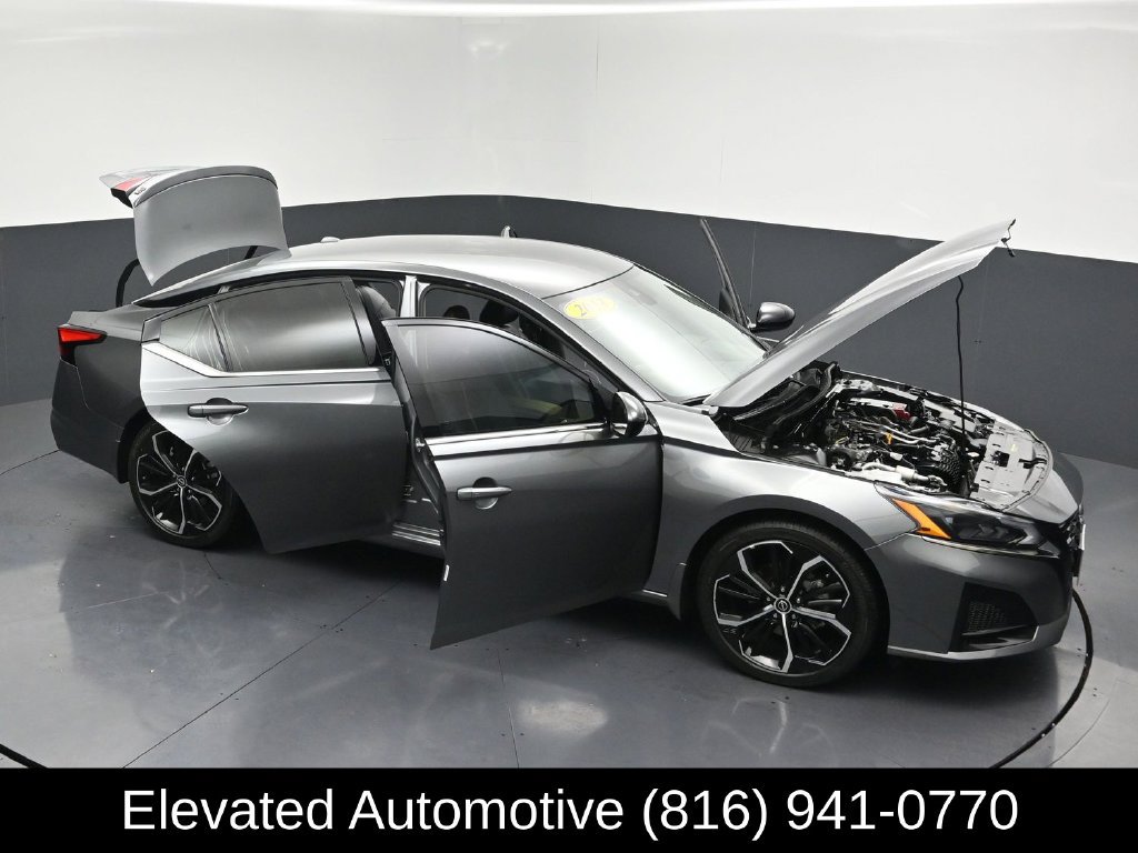 Used 2023 Nissan Altima 2.5 SR FWD image 29