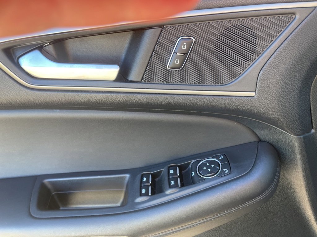 Used 2024 Ford Edge SEL image 18