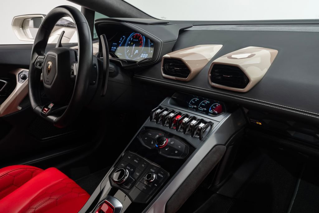 Used 2015 Lamborghini Huracan LP 610-4 image 29