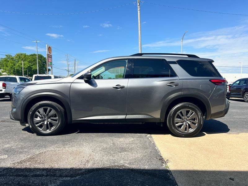 Used 2023 Nissan Pathfinder SV image 5