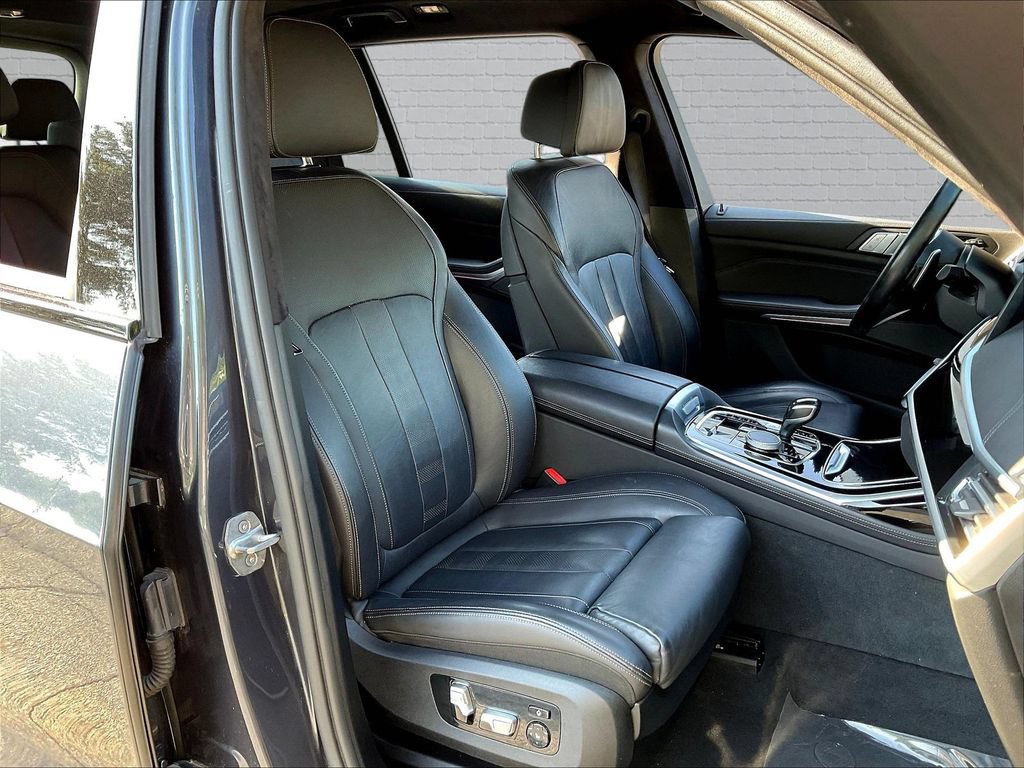 Used 2019 BMW X7 xDrive50i w/ M Sport Package AWD/4WD image 25