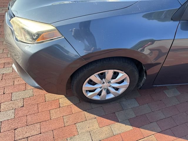 Used 2015 Toyota Corolla LE FWD image 2