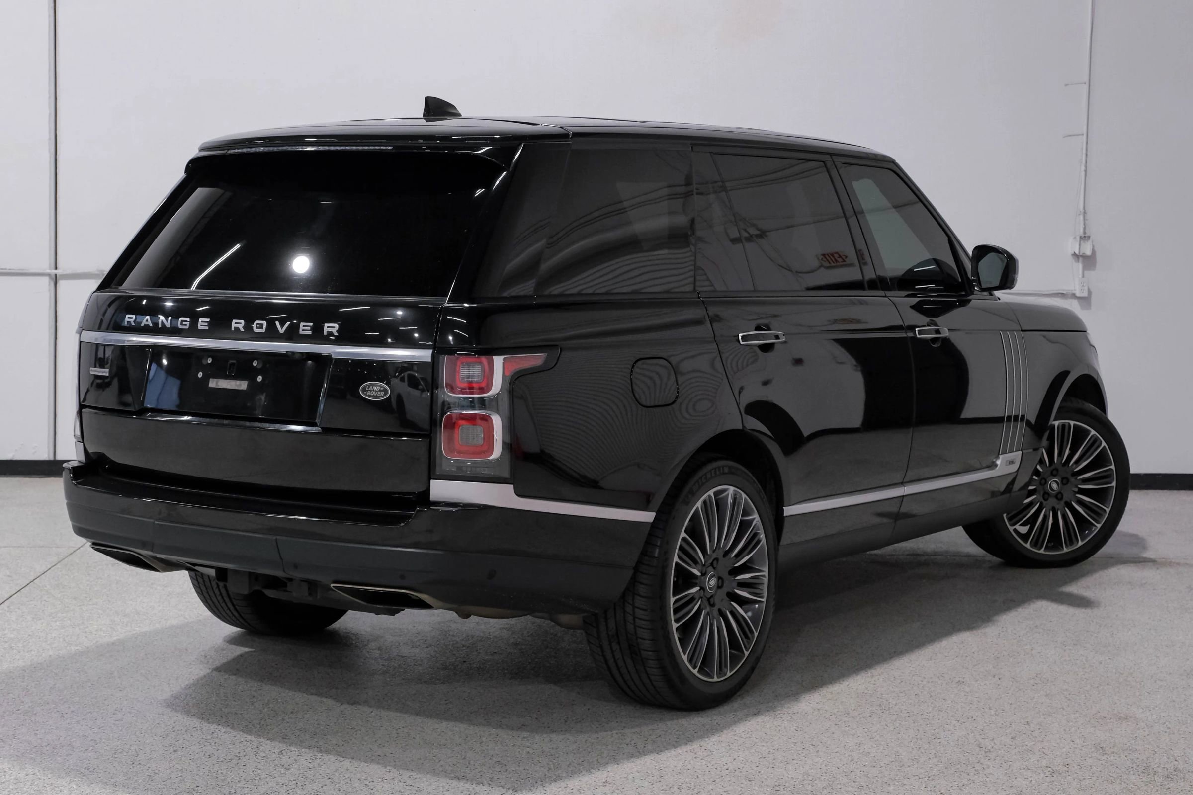 Used 2019 Land Rover Range Rover Long Wheelbase Autobiography image 6
