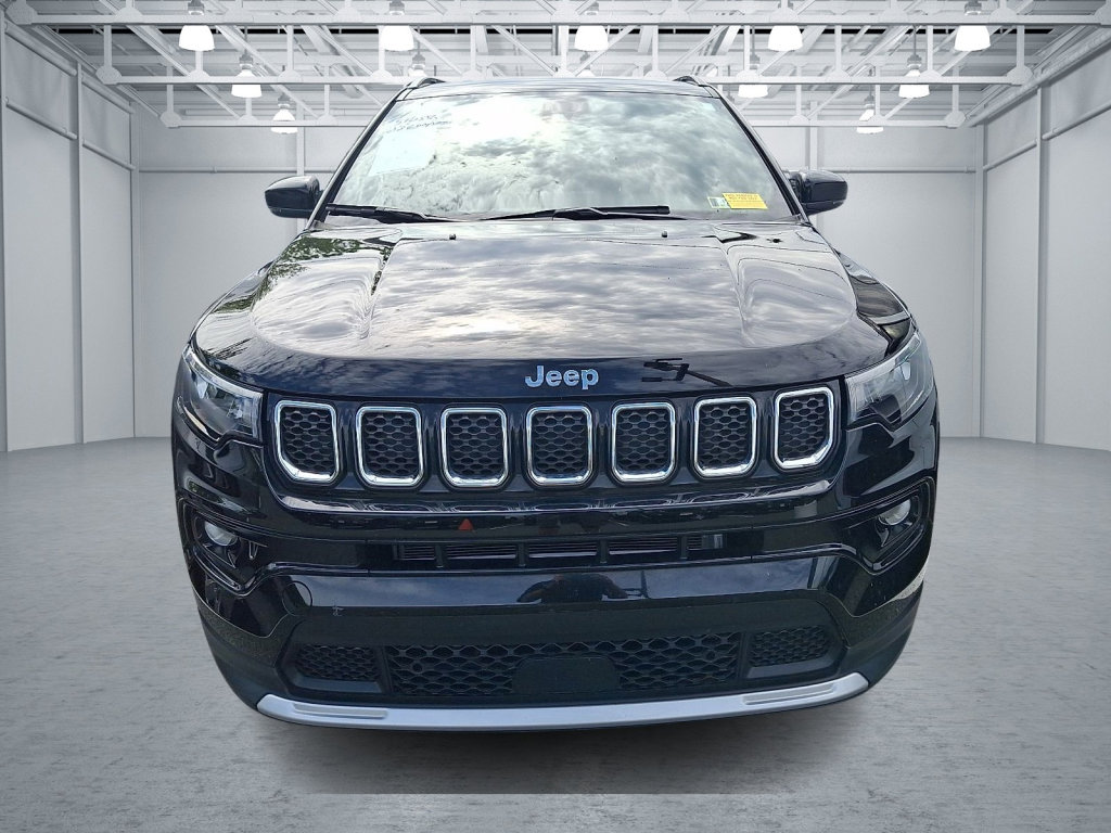 Used 2023 Jeep Compass Limited AWD/4WD image 2