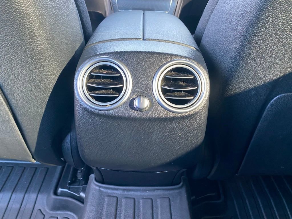 Used 2021 Mercedes-Benz GLC 300 image 29