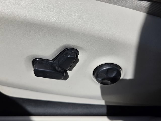 Used 2019 Chrysler Pacifica Limited FWD image 20