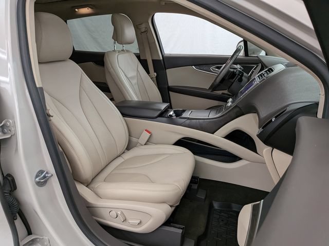 Used 2019 Lincoln Nautilus Select AWD/4WD image 25