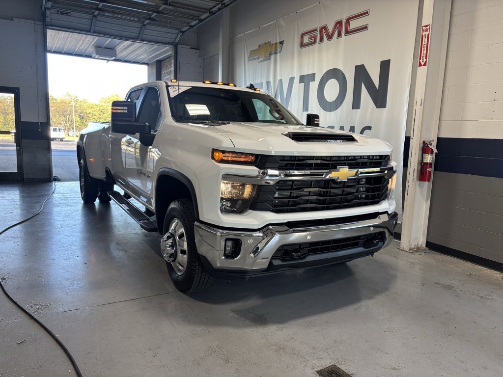 New 2026 Chevrolet Silverado 3500 LT w/ Safety Package image 2