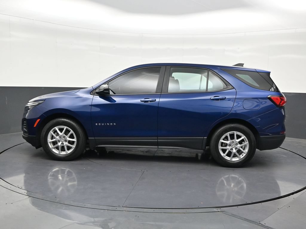 Used 2023 Chevrolet Equinox LS FWD image 2