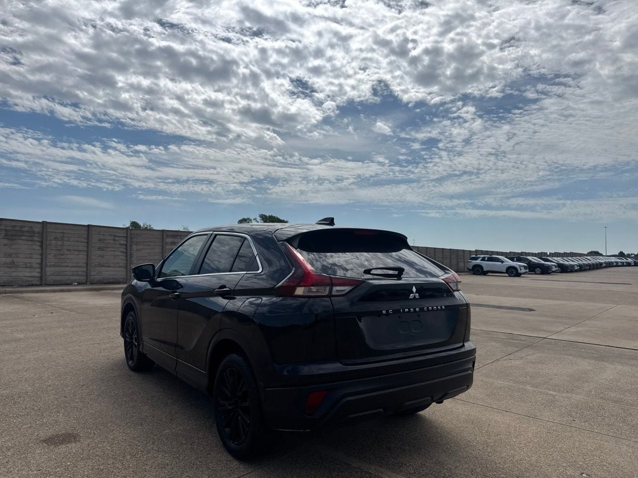 Used 2023 Mitsubishi Eclipse Cross LE AWD/4WD image 15