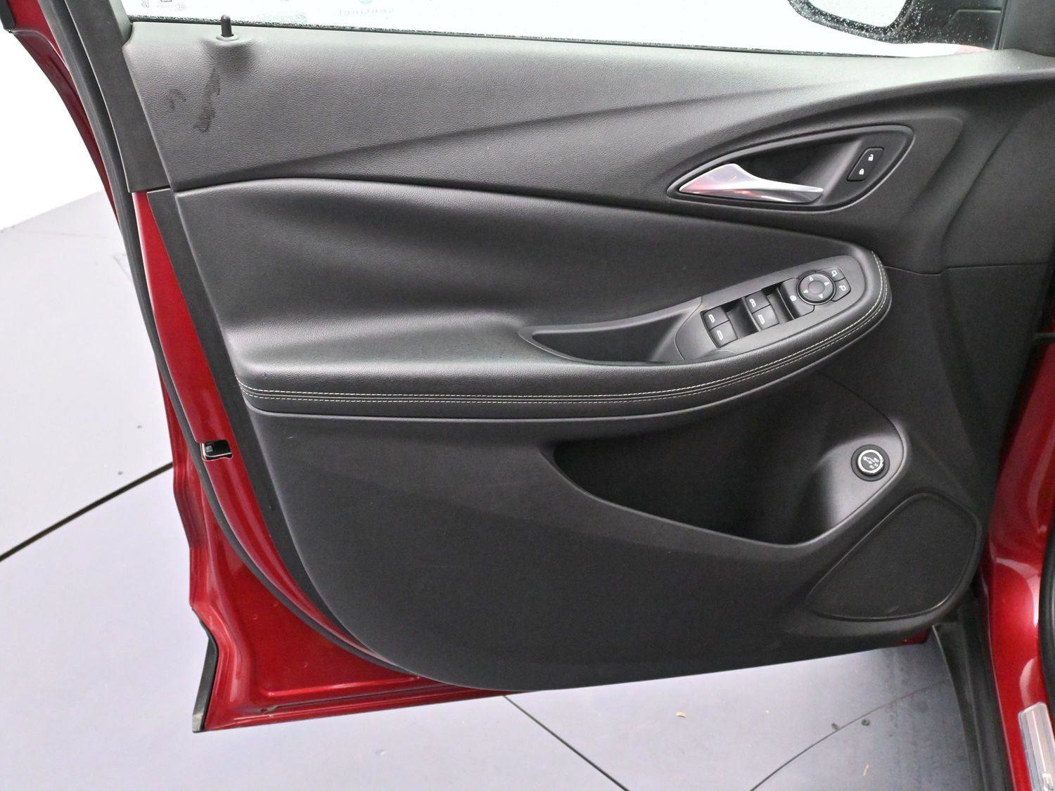 Used 2020 Buick Encore GX Preferred w/ Cold Weather Comfort Package image 11