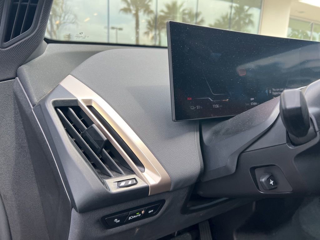 Used 2022 BMW iX xDrive50 w/ Premium Package image 14