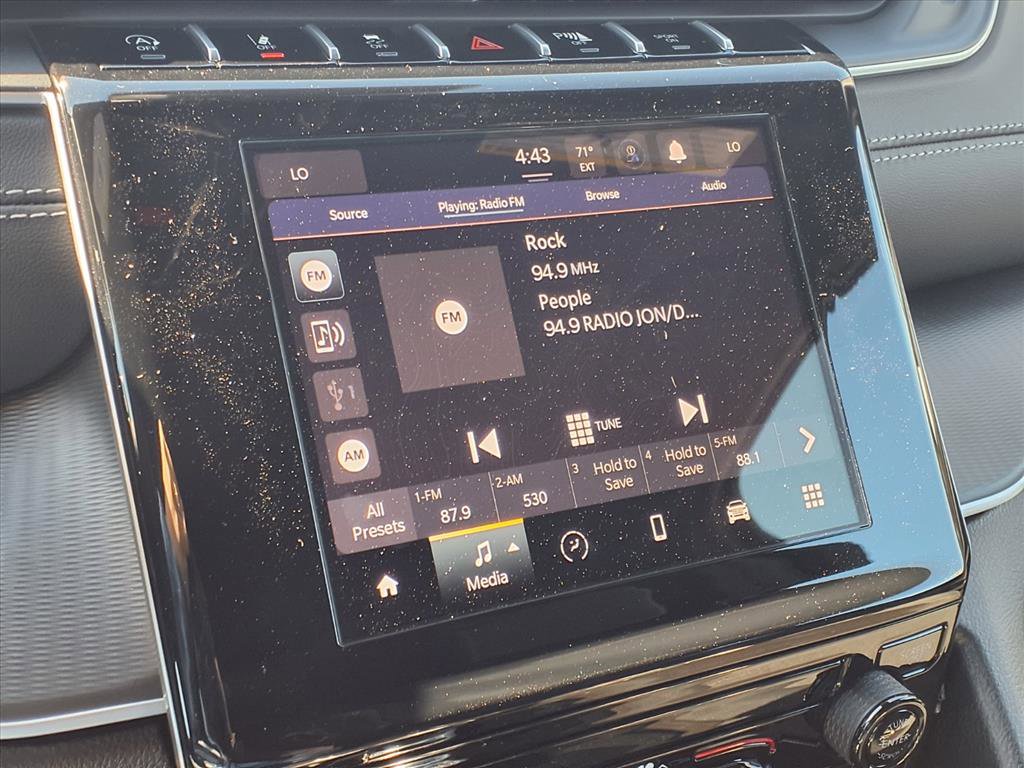 New 2025 Jeep Grand Cherokee L Laredo image 4