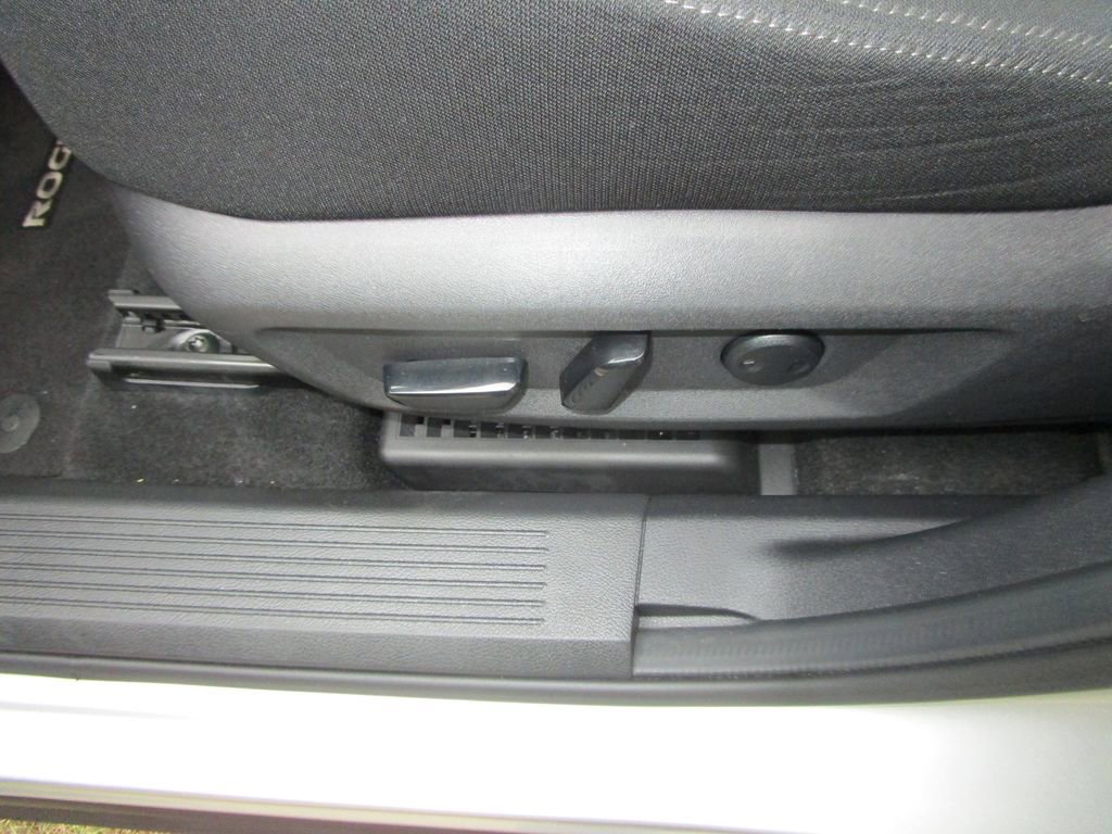 Used 2023 Nissan Rogue SV image 18