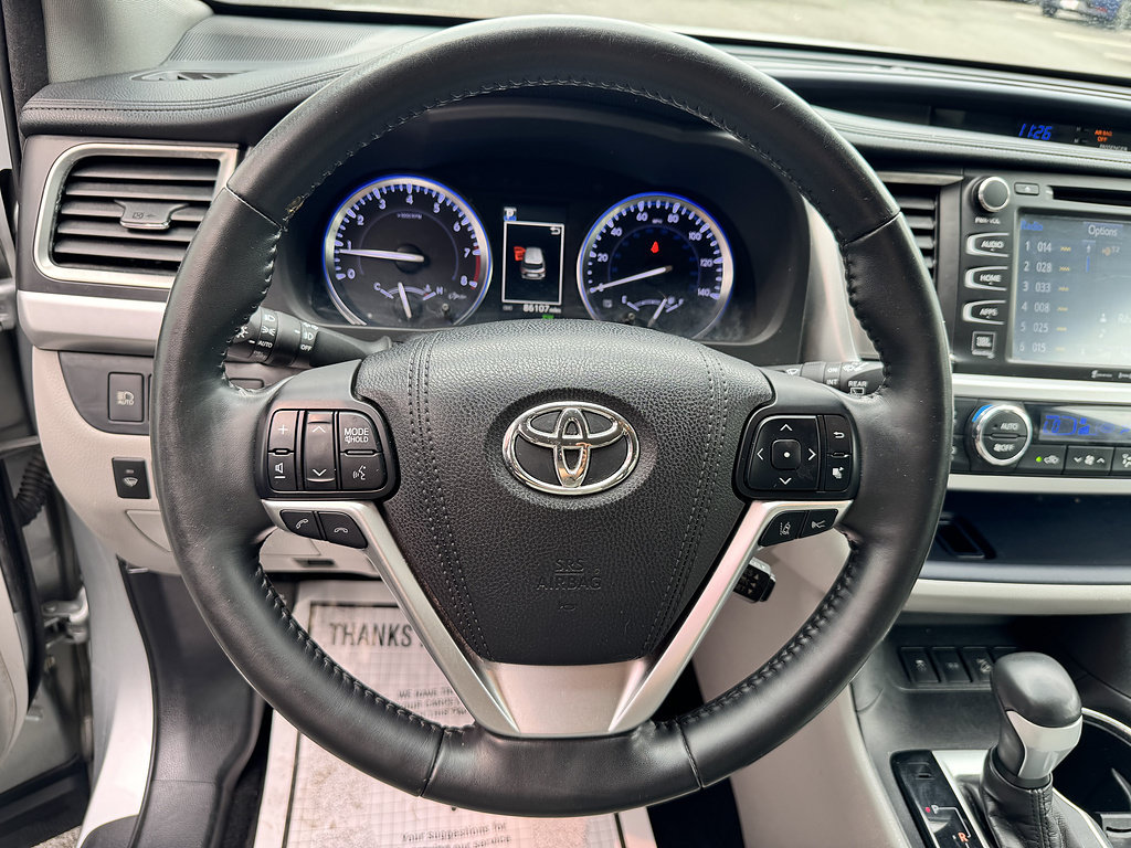 Certified 2017 Toyota Highlander Limited Platinum w/ Carpet Mat Package AWD/4WD image 18