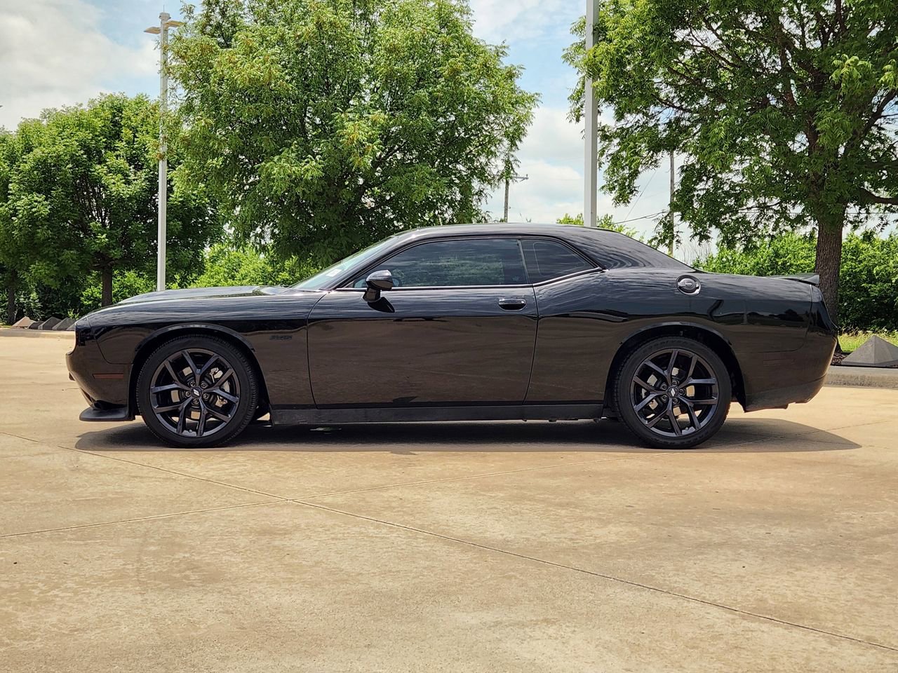 Used 2023 Dodge Challenger R/T w/ Blacktop Package RWD image 4