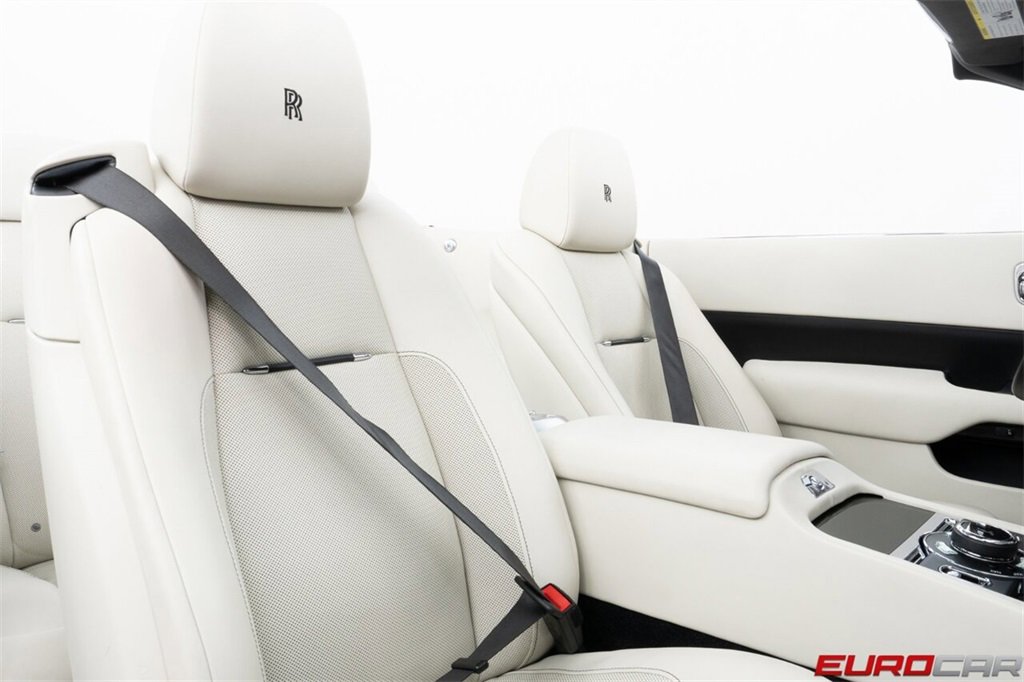 Used 2018 Rolls-Royce Dawn image 40