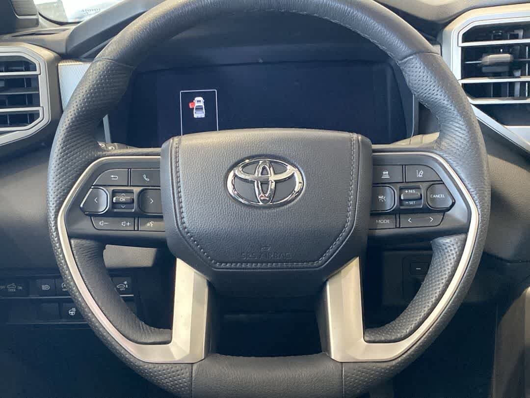 Used 2025 Toyota Tundra Limited AWD/4WD image 17
