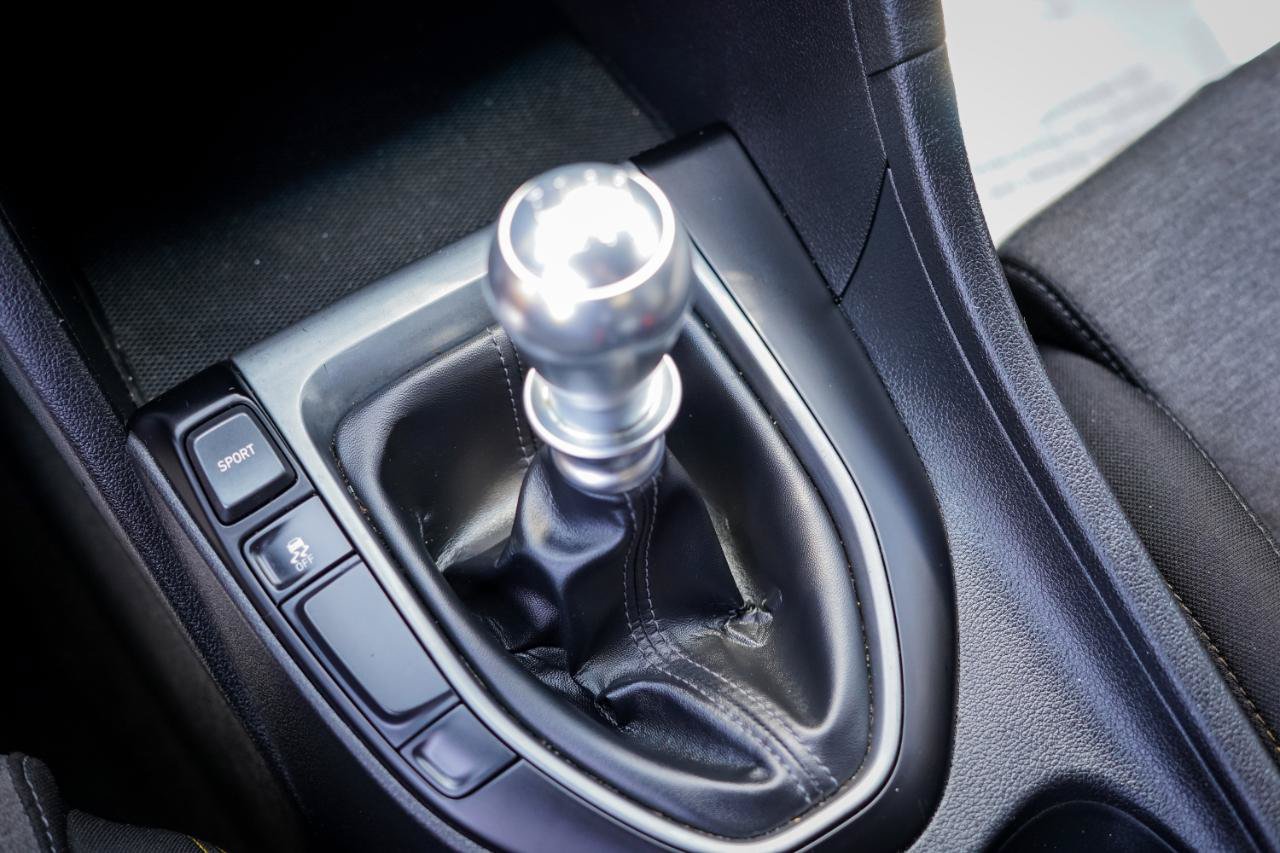 Used 2019 Hyundai Veloster Turbo R-Spec FWD image 13