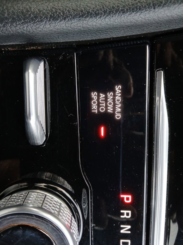 Used 2024 Jeep Grand Cherokee L Limited w/ Luxury Tech Group II image 23