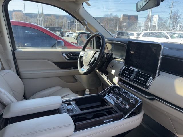 Used 2020 Lincoln Navigator L Reserve w/ Luxury Package image 6