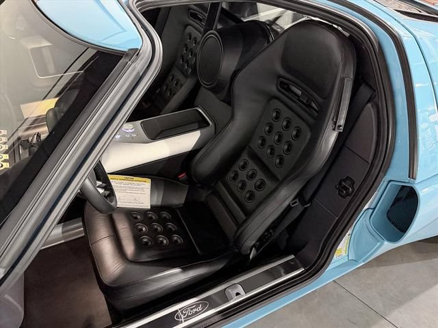 Used 2006 Ford GT RWD image 28