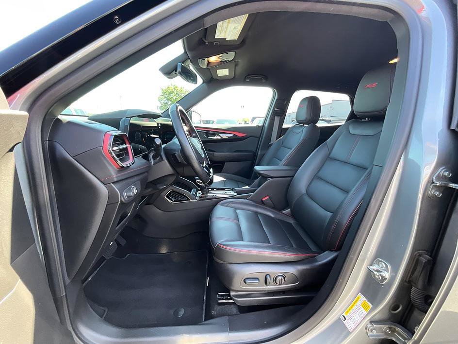 Used 2025 Chevrolet TrailBlazer RS w/ Convenience Package AWD/4WD image 4
