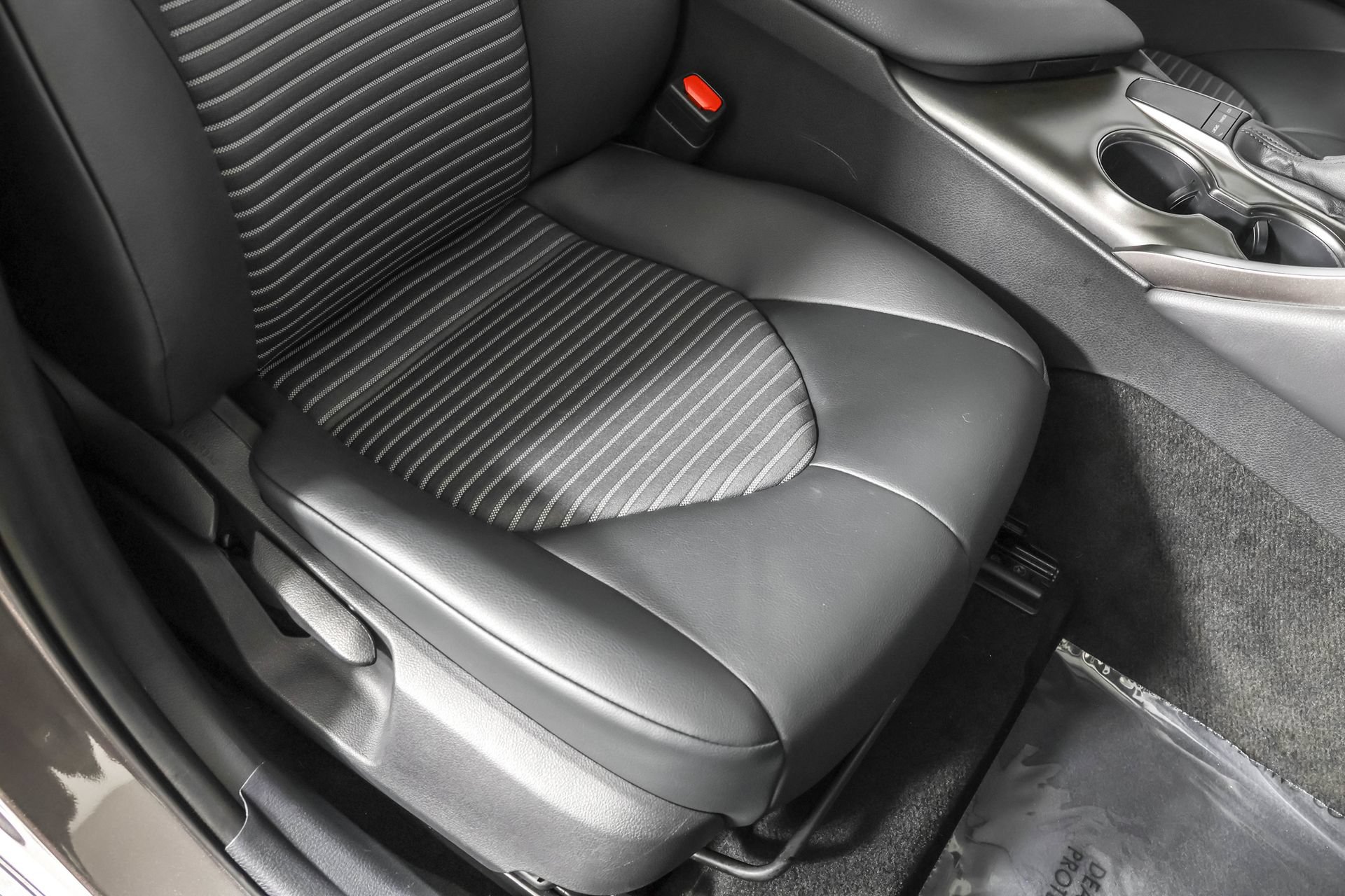 Used 2022 Toyota Camry SE FWD image 45