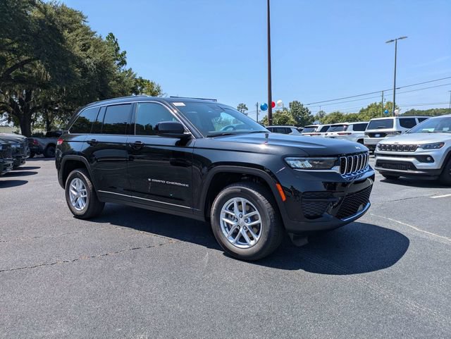 New 2026 Jeep Grand Cherokee Laredo X RWD image 2