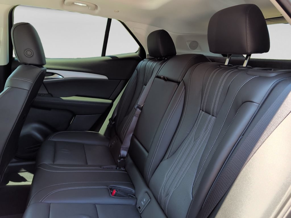 Used 2024 Buick Envision Avenir AWD/4WD image 31