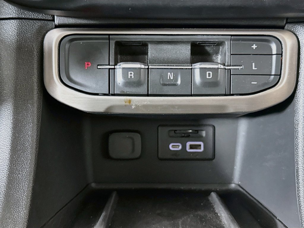 Used 2023 GMC Acadia Denali w/ Denali Ultimate Package FWD image 17