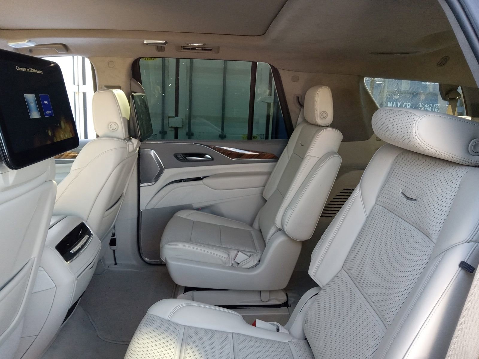 Used 2024 Cadillac Escalade Sport Platinum w/ LPO, ONYX Package image 22