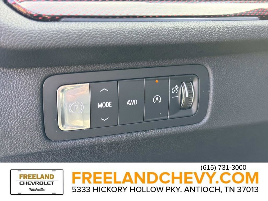 Used 2025 Chevrolet Traverse Z71 w/ Driver Confidence Package image 27