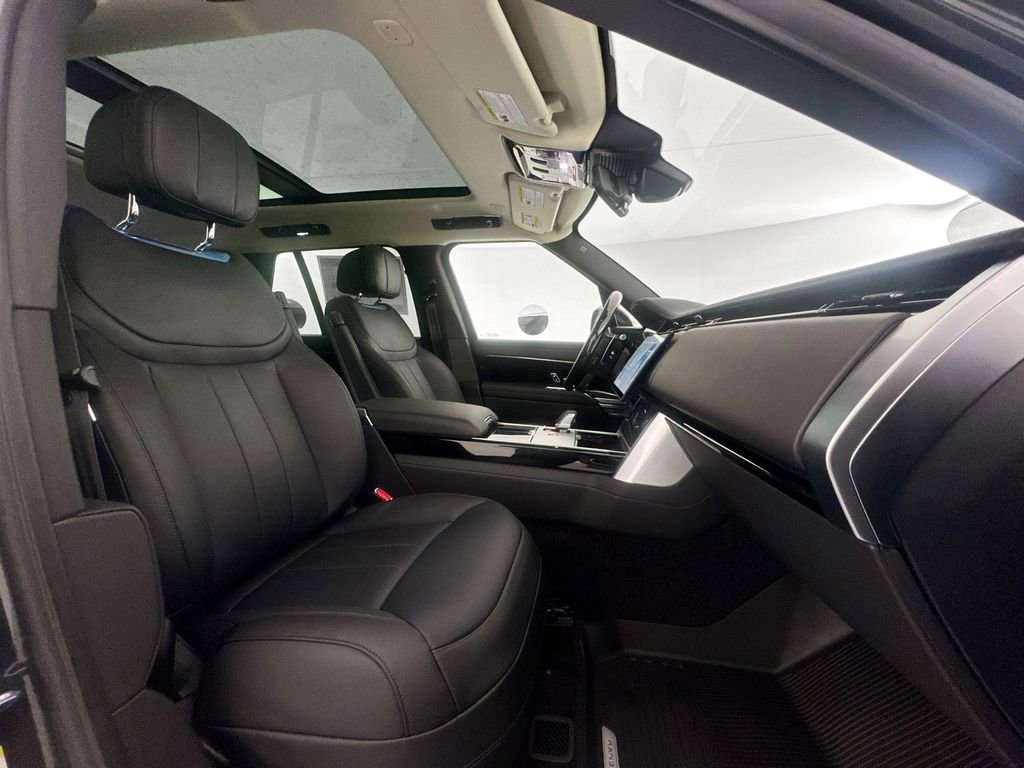 New 2026 Land Rover Range Rover SE image 28